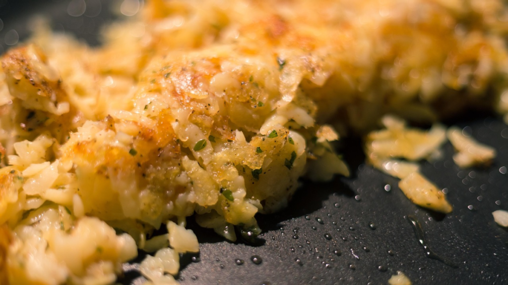 4-ingredient potato soup with frozen hash browns & cream cheese